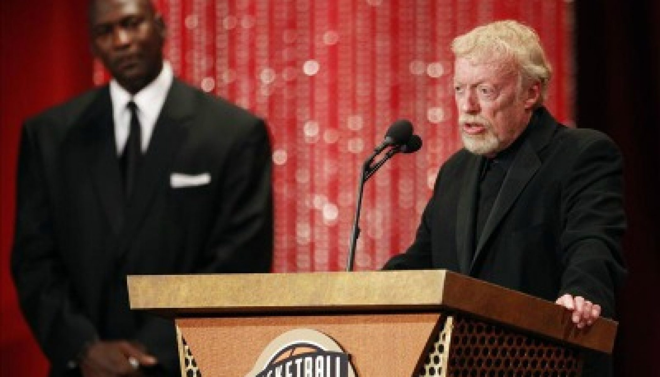 Loza de barro Cuerpo Acercarse NIKE appoints new Chairman as Phil Knight retires - iSportConnect Loza de barro Cuerpo Acercarse NIKE appoints new Chairman as Phil Knight retires - iSportConnect